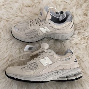 New Balance 2002R